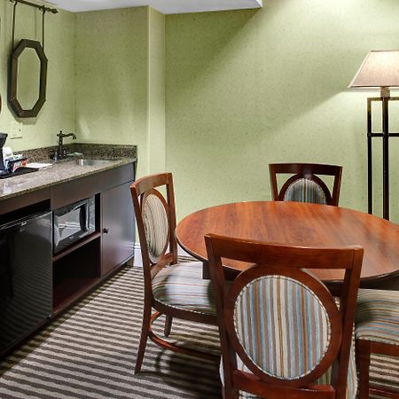 Holiday Inn Express Hotel & Suites Atlanta Buckhead By Ihg Exteriör bild