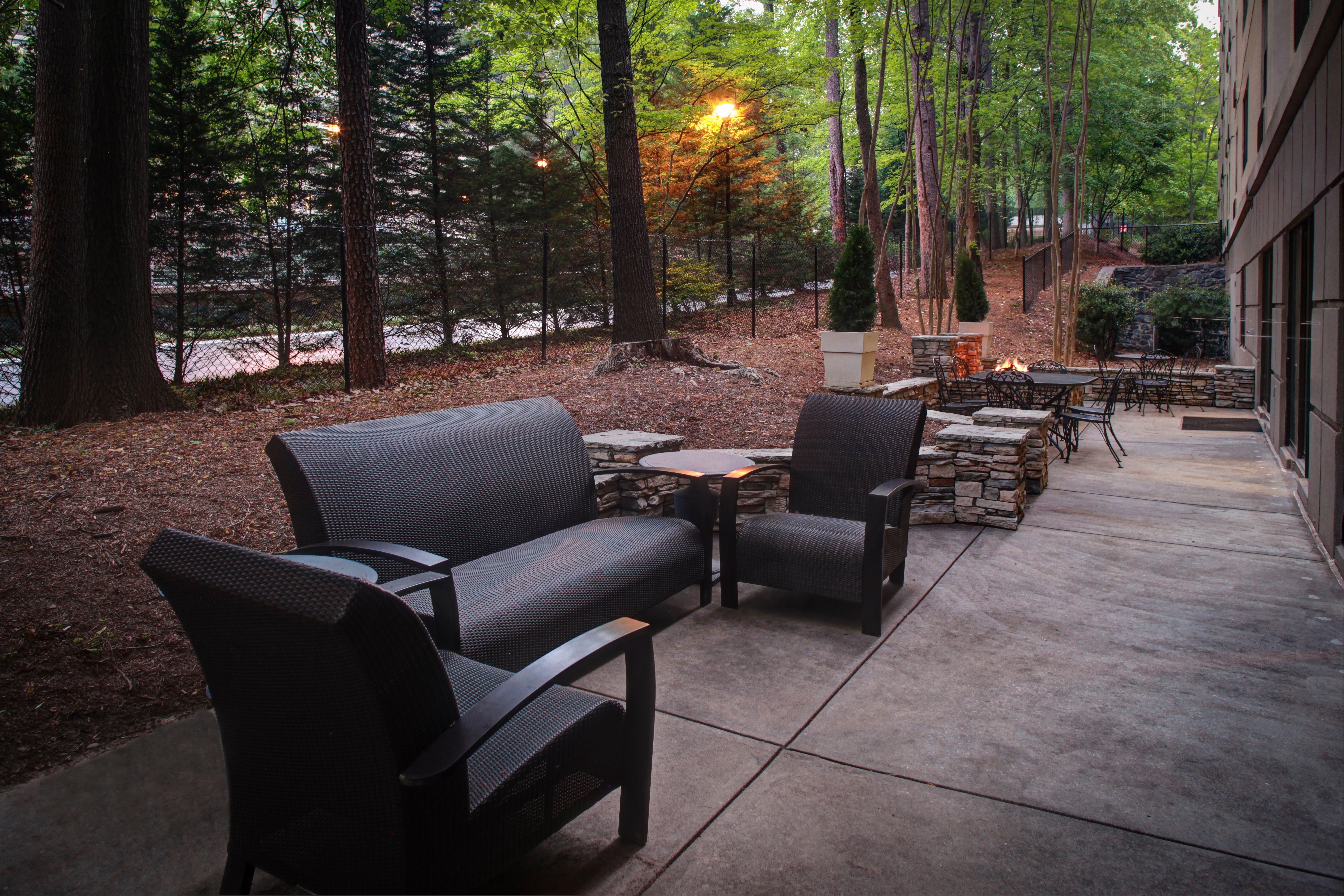Holiday Inn Express Hotel & Suites Atlanta Buckhead By Ihg Exteriör bild