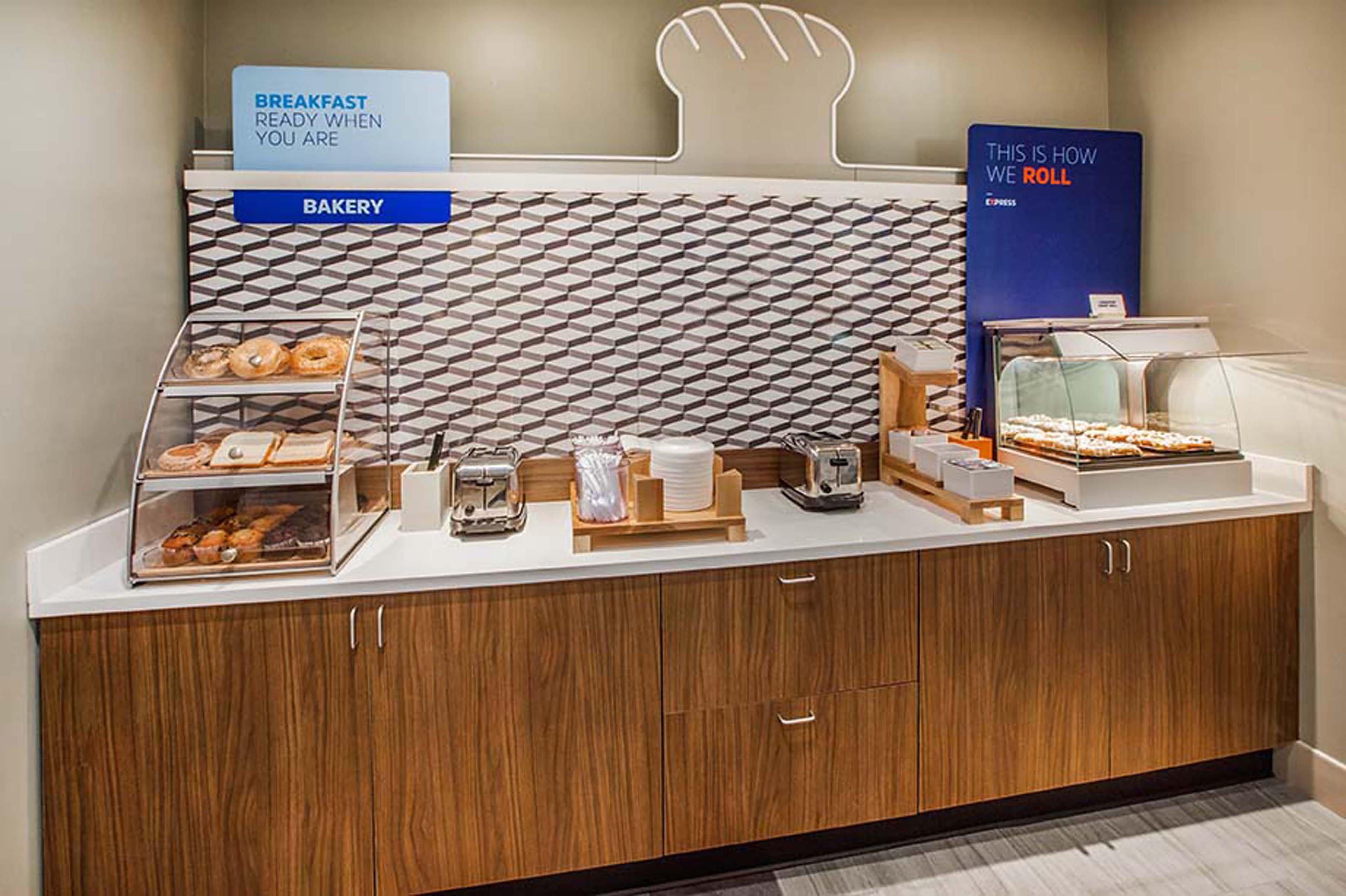 Holiday Inn Express Hotel & Suites Atlanta Buckhead By Ihg Exteriör bild