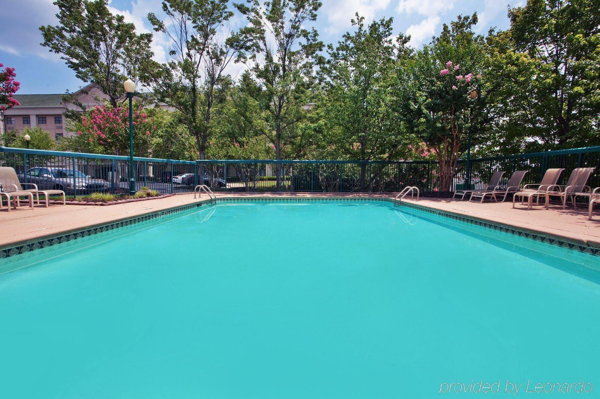Holiday Inn Express Hotel & Suites Atlanta Buckhead By Ihg Exteriör bild